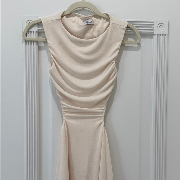 Oh Polly Cream Sleeveless Dress - Picture 5 of 5